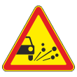 Дорожный знак 1.18 «Выброс гравия» (временный) (металл 0,8 мм, III типоразмер: сторона 1200 мм, С/О пленка: тип А инженерная)